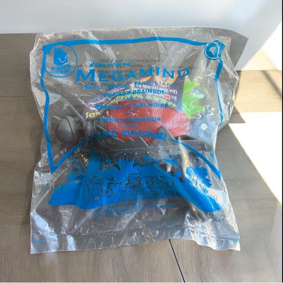 2/$20 NEW IN BAG McDonald's Happy Meal Toy Megamind Snapper Brainbot 2010 - Picture 3 of 4